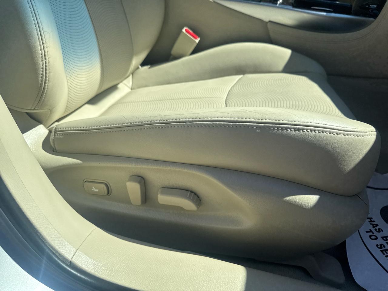 Infiniti M37  2013