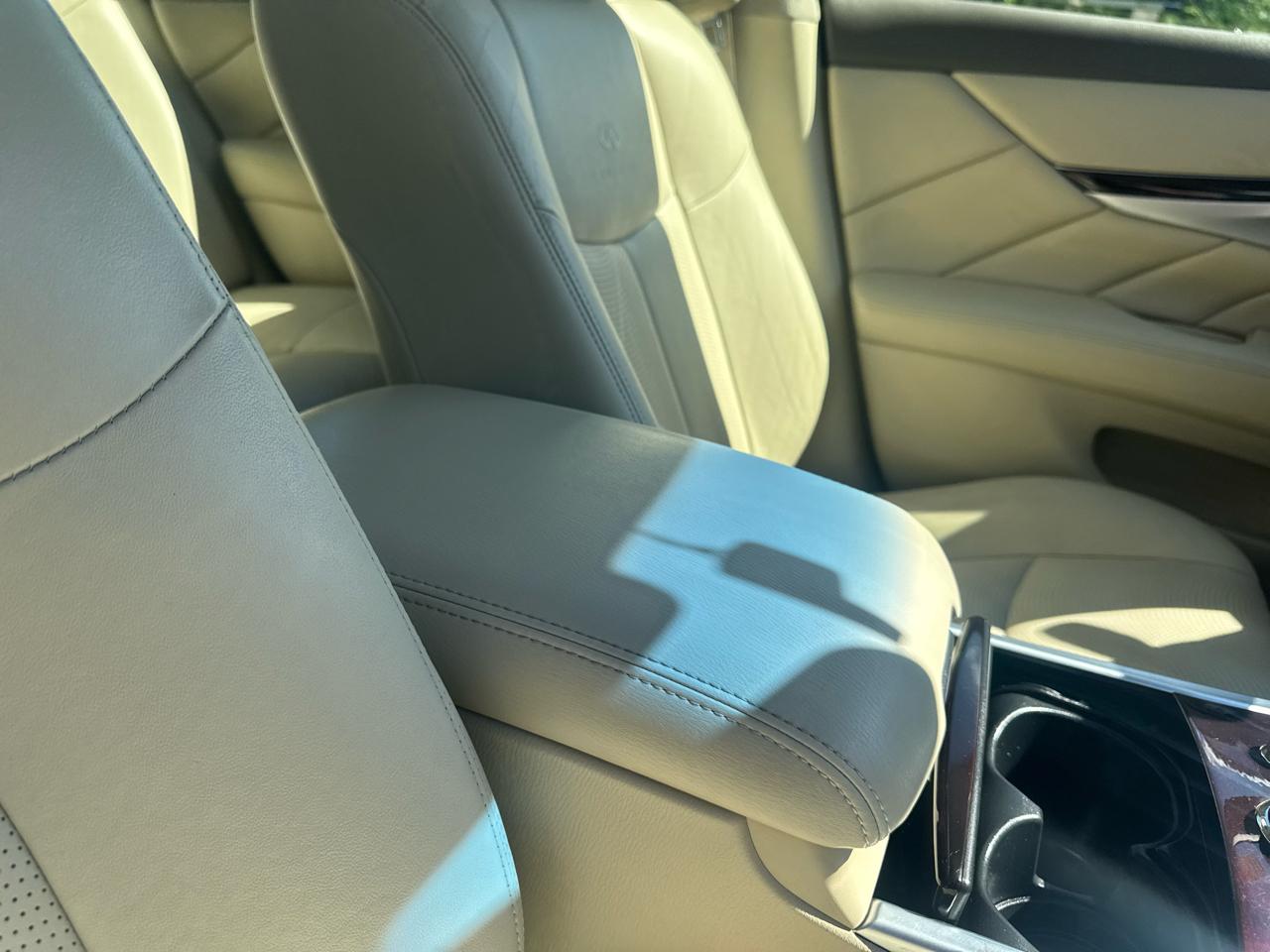 Infiniti M37  2013