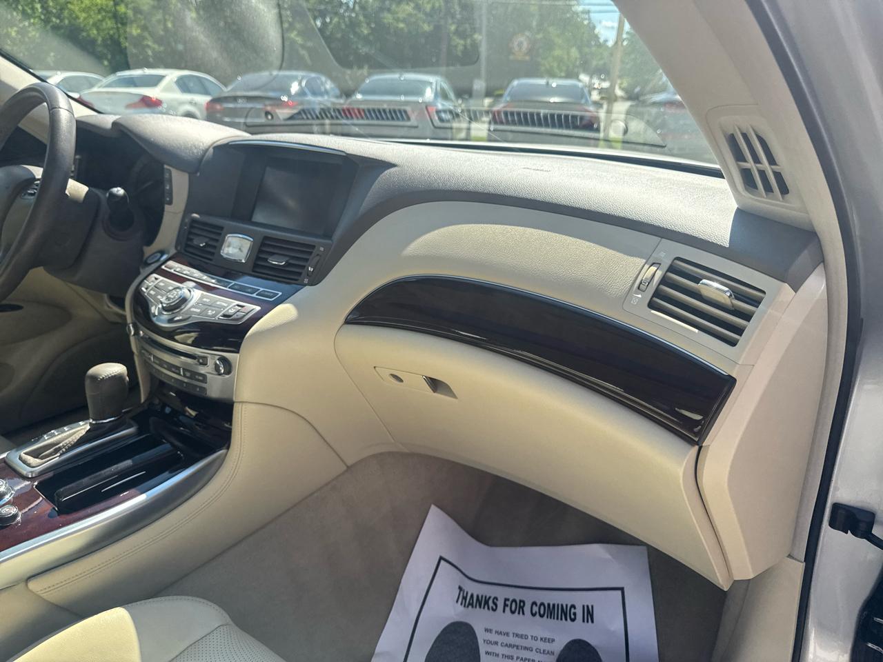 Infiniti M37  2013