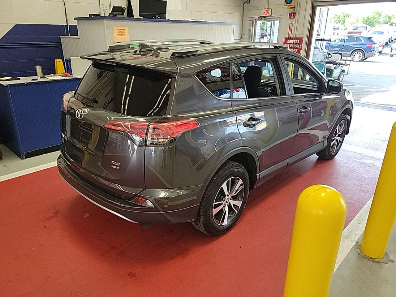 Toyota RAV4 XLE AWD 2018