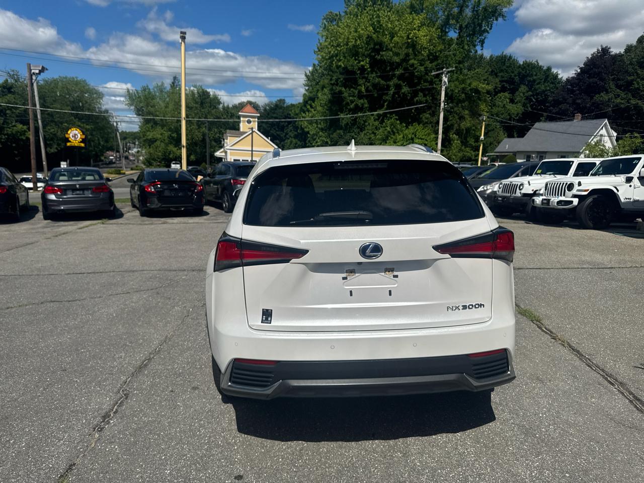 Lexus NX  2021