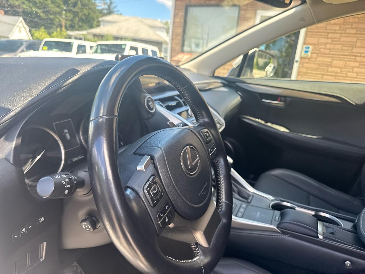 Lexus NX  2021