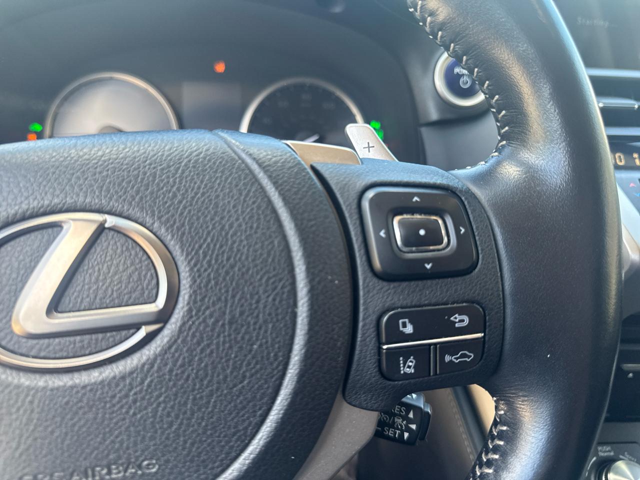 Lexus NX  2021