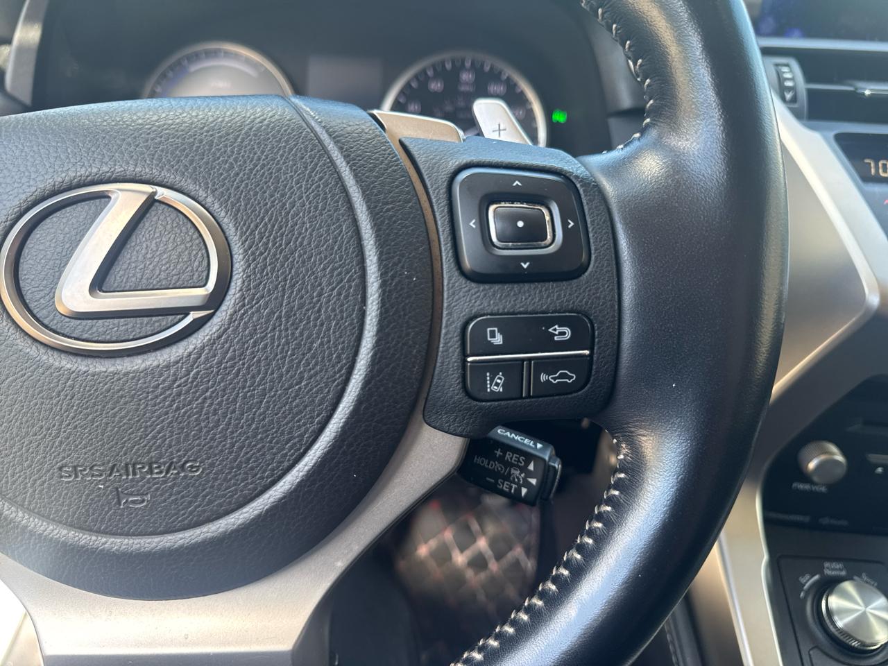 Lexus NX  2021