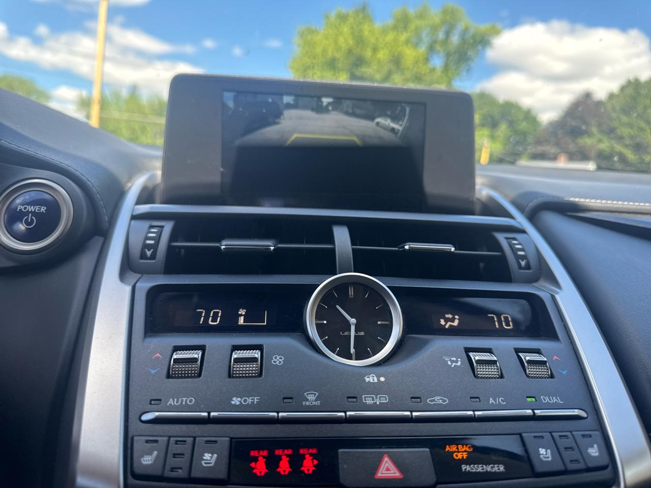 Lexus NX  2021