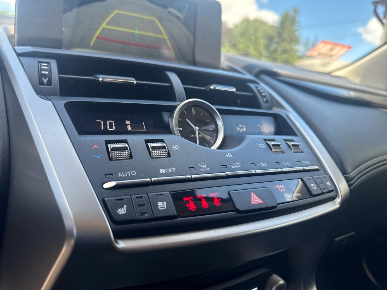 Lexus NX  2021