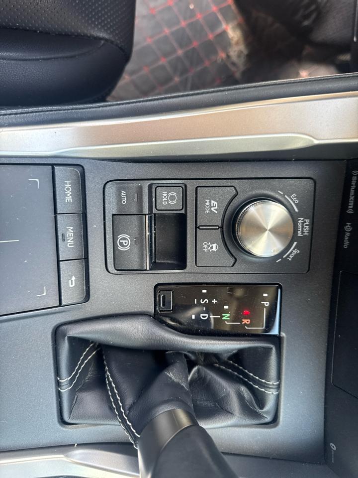 Lexus NX  2021
