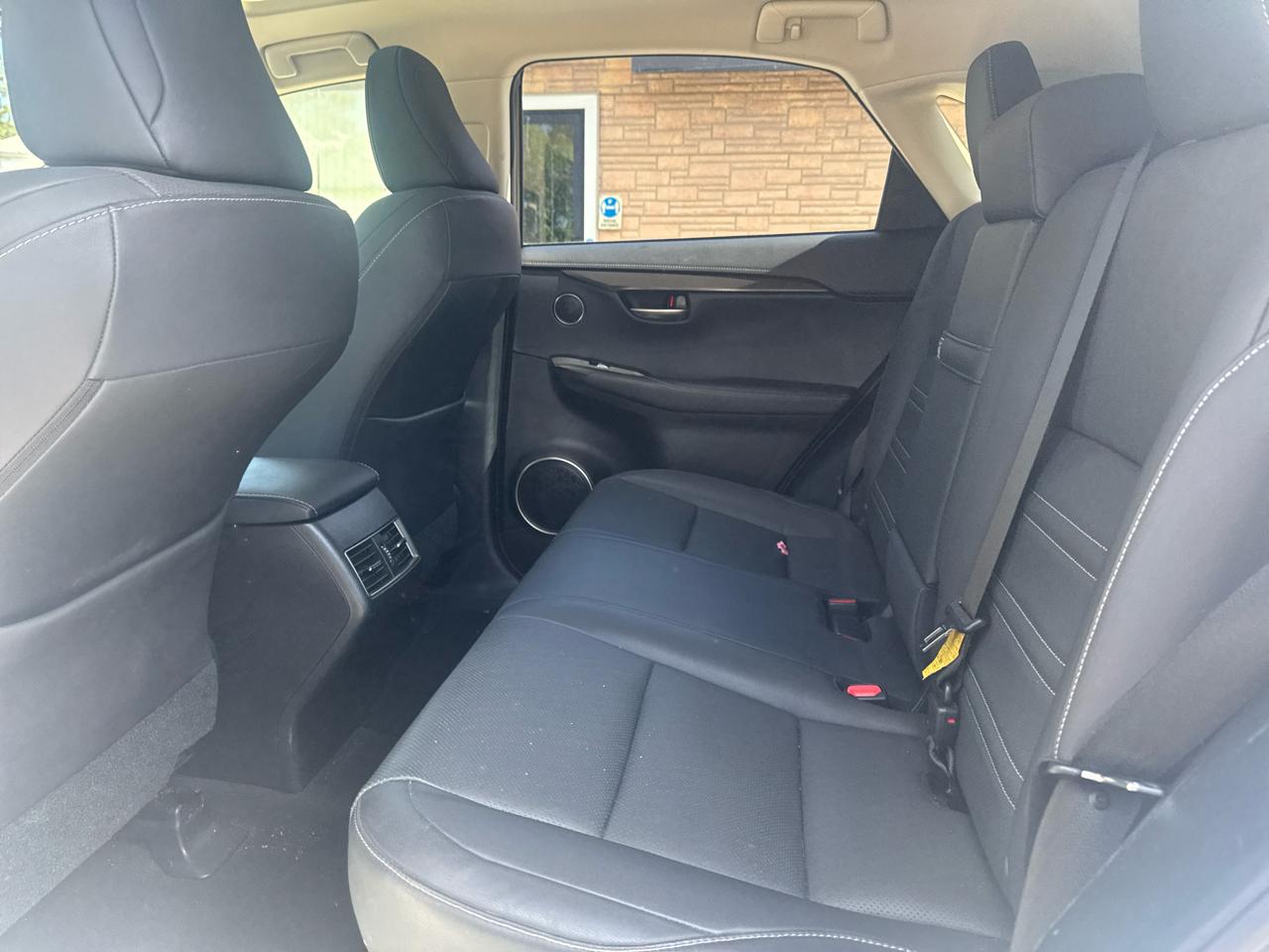 Lexus NX  2021
