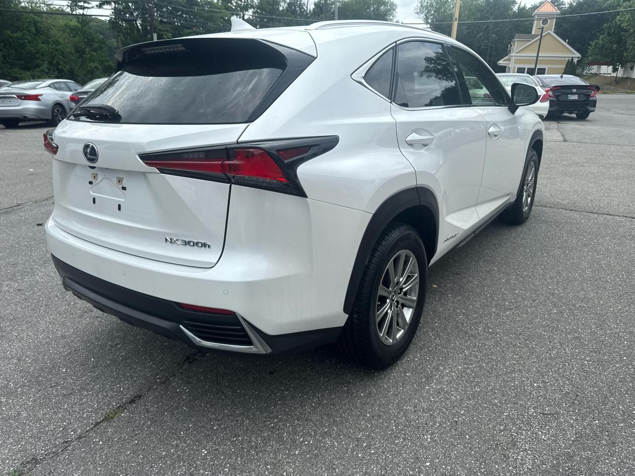 Lexus NX  2021