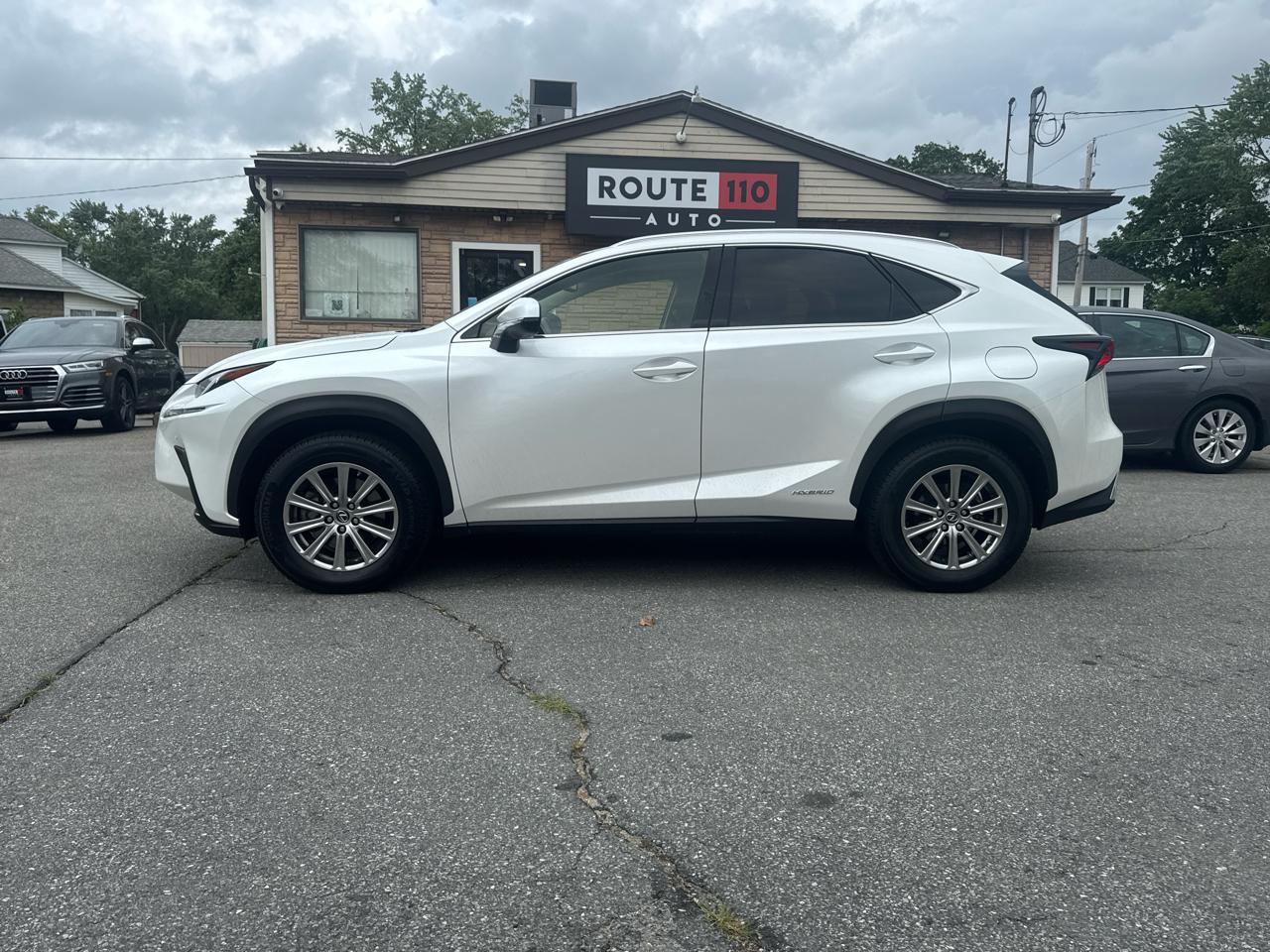 Lexus NX  2021