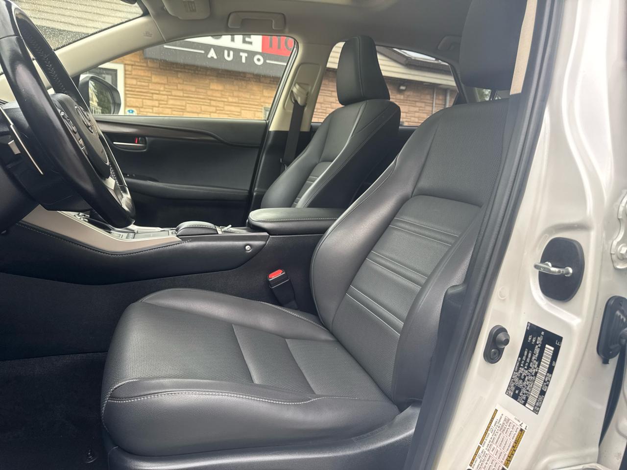 Lexus NX  2021