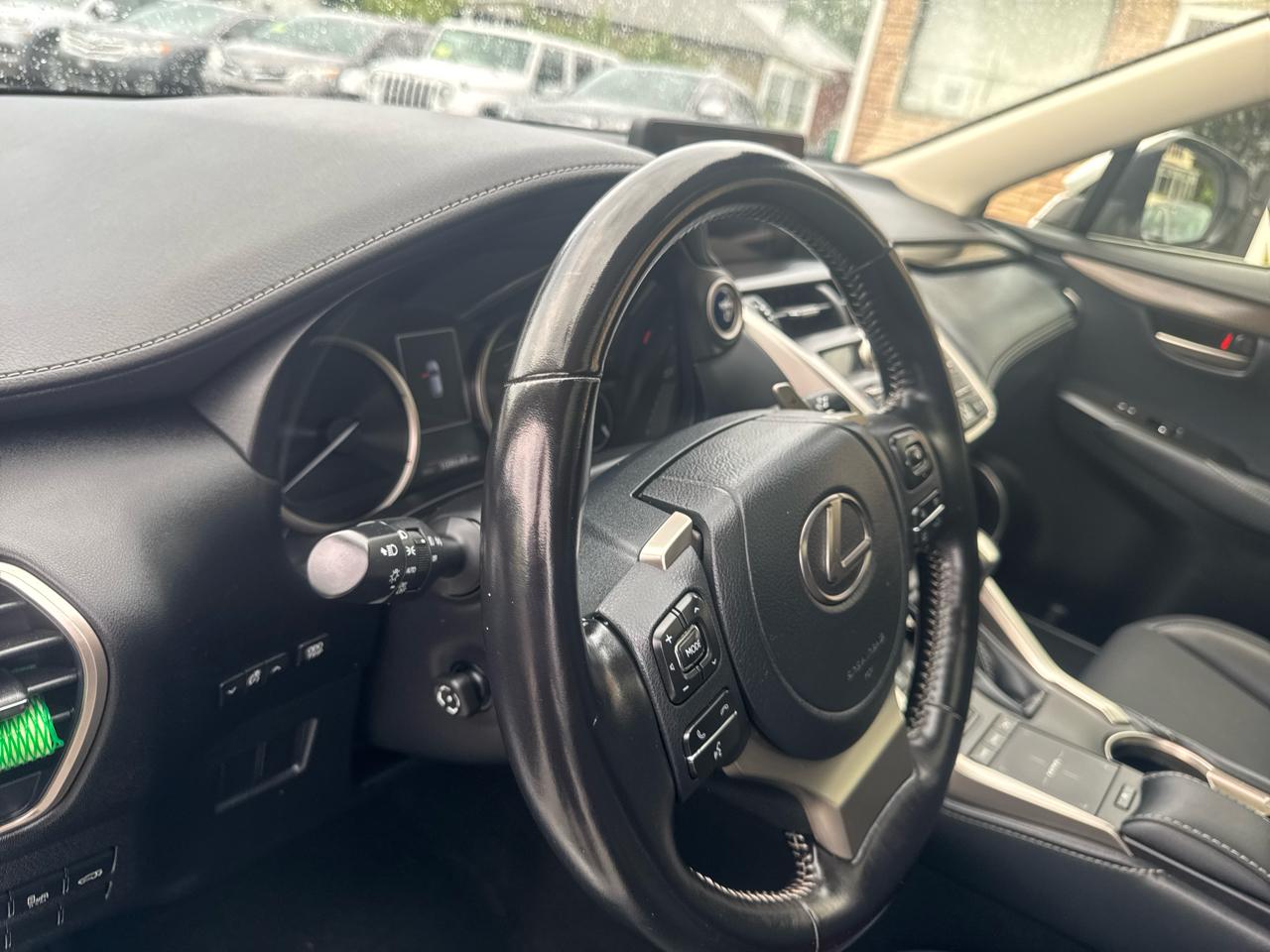 Lexus NX  2021