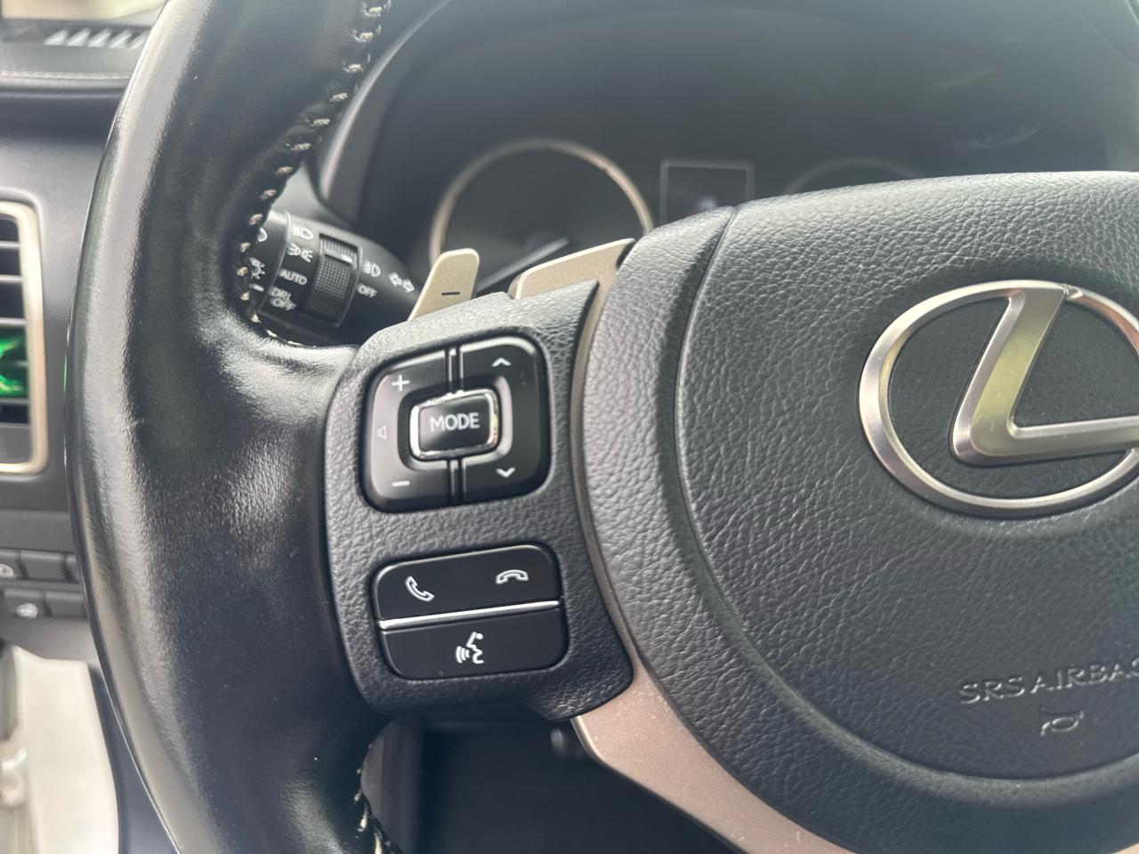 Lexus NX  2021