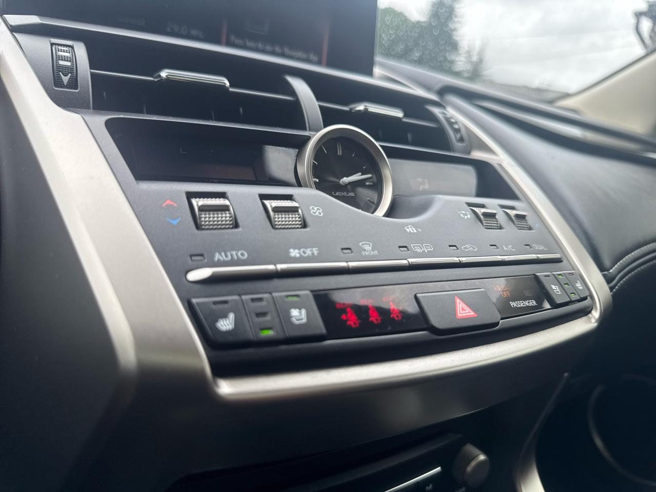Lexus NX  2021