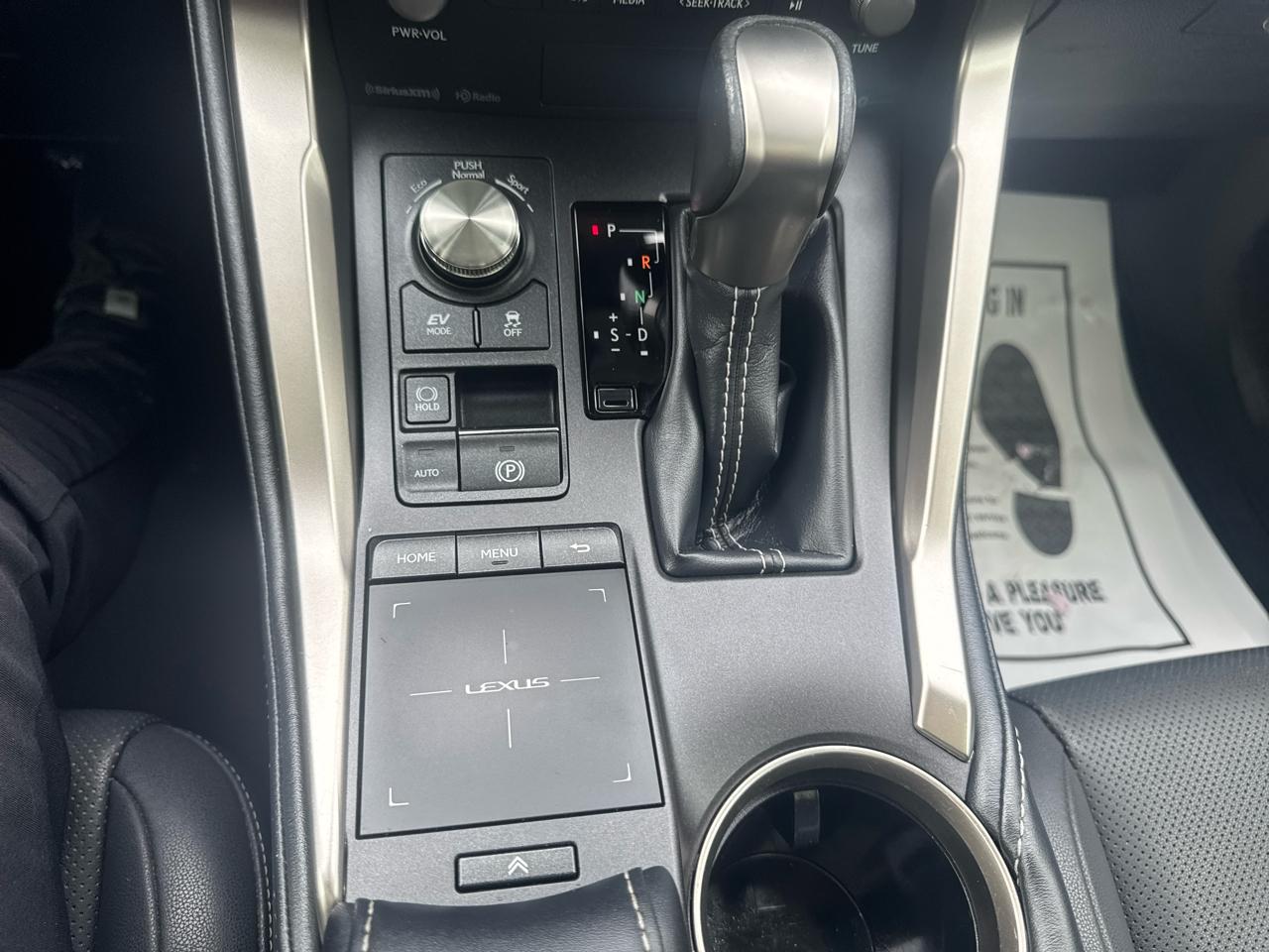 Lexus NX  2021