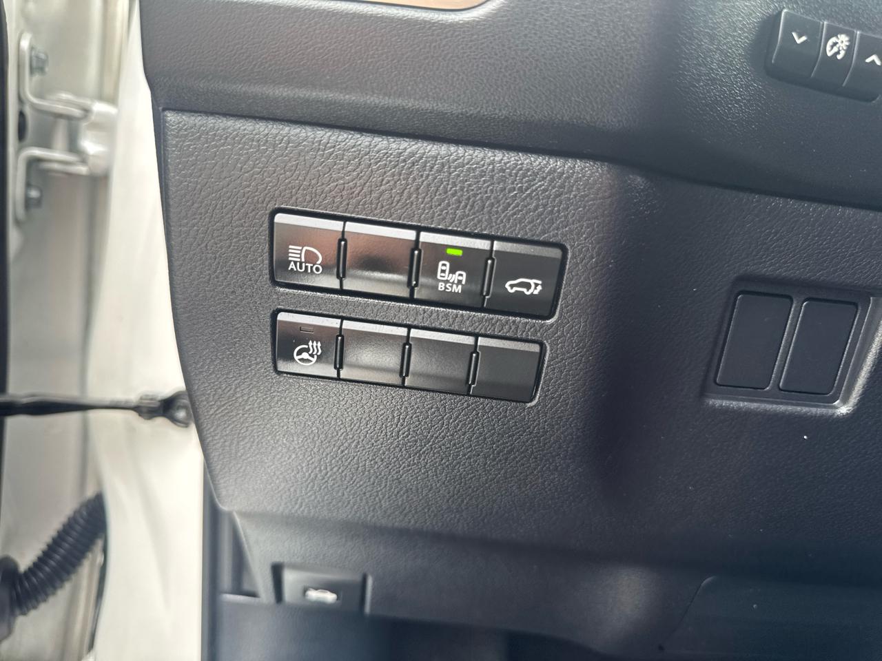 Lexus NX  2021