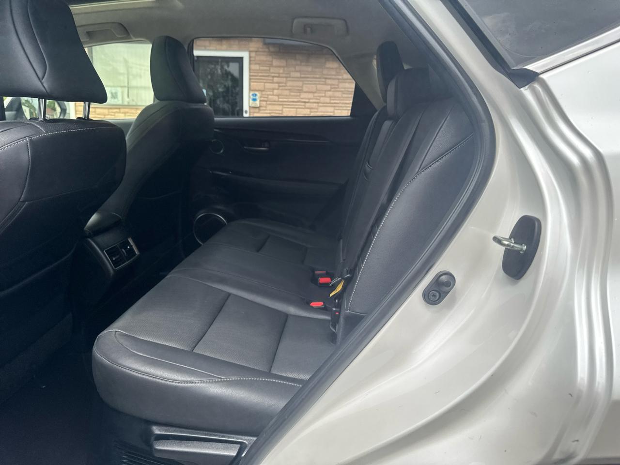 Lexus NX  2021