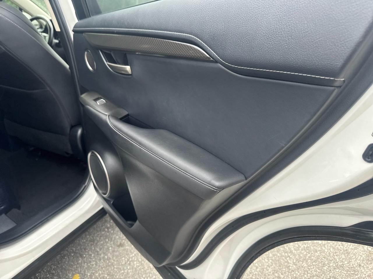 Lexus NX  2021