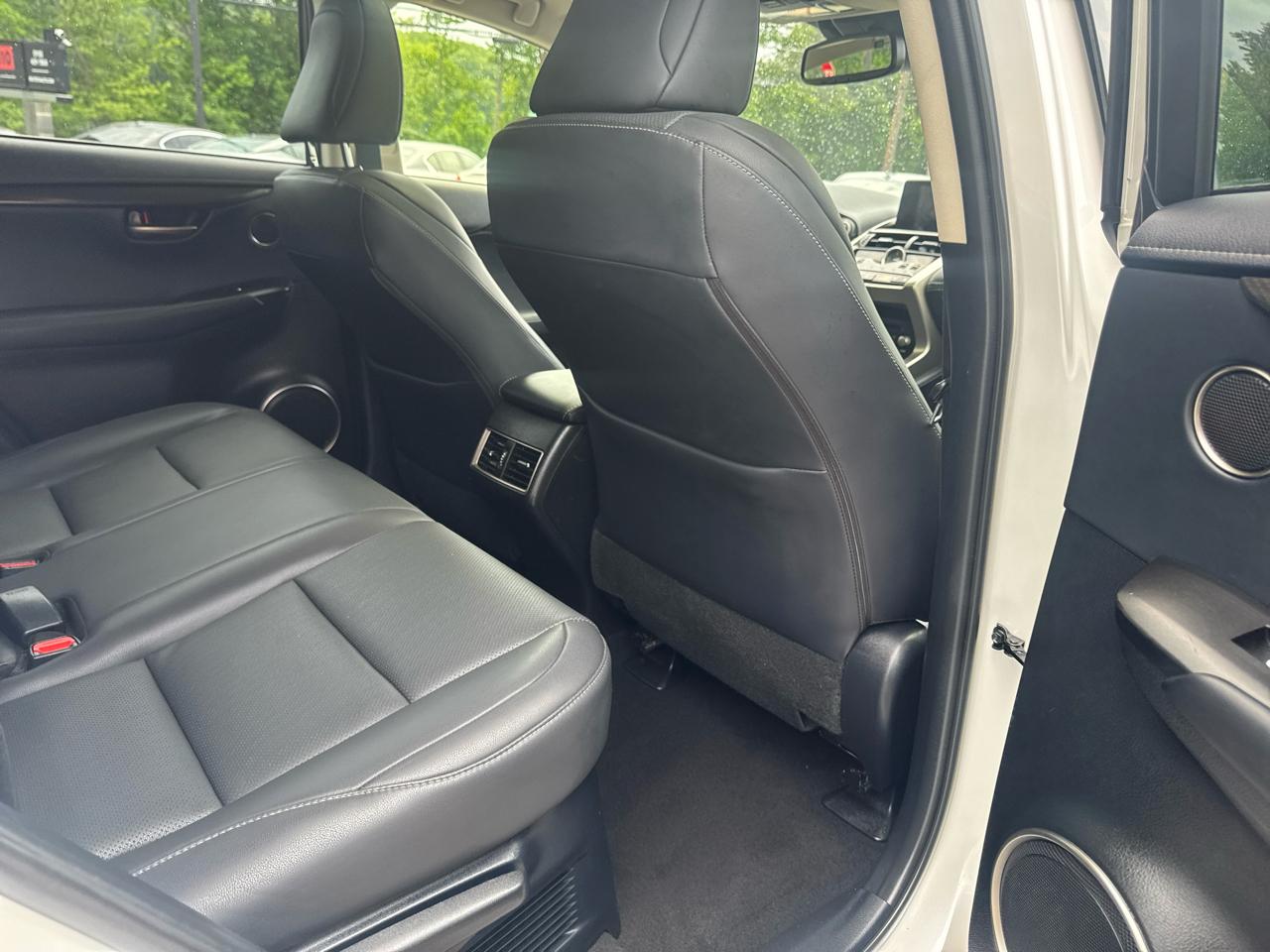 Lexus NX  2021