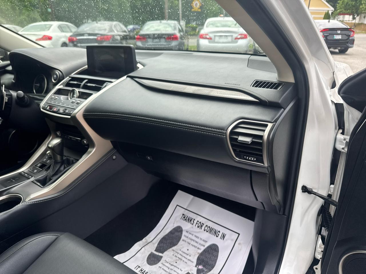 Lexus NX  2021