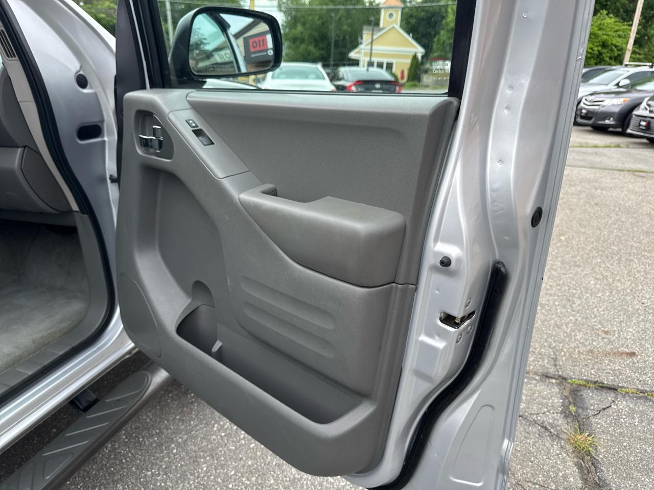 Nissan Frontier  2016