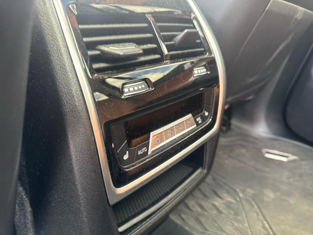 BMW X7  2019