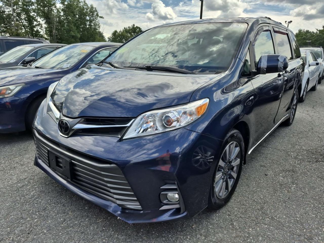 2020 Toyota Sienna XLE AWD 5D Wagon 7 Pass