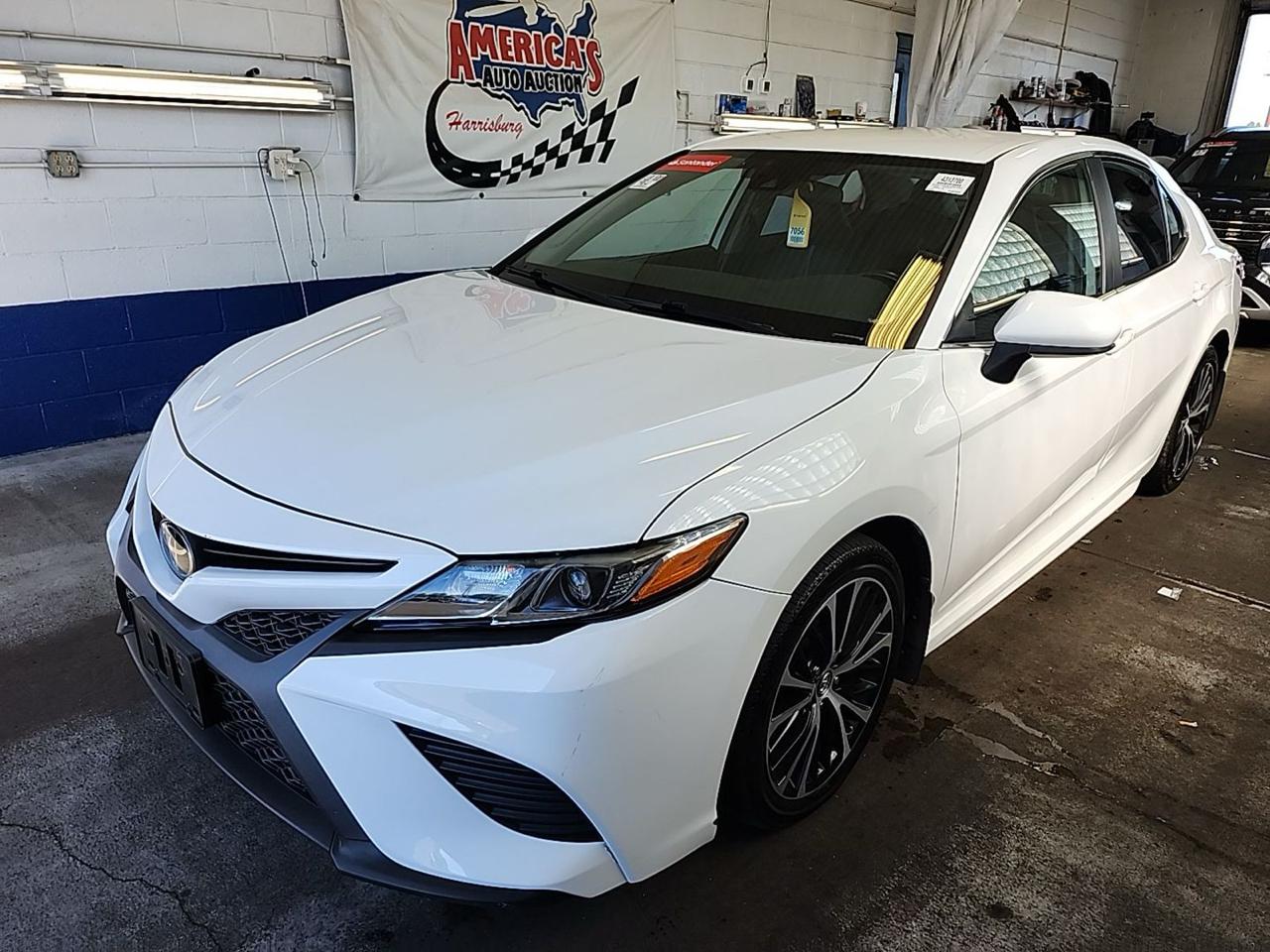 2020 Toyota Camry SE