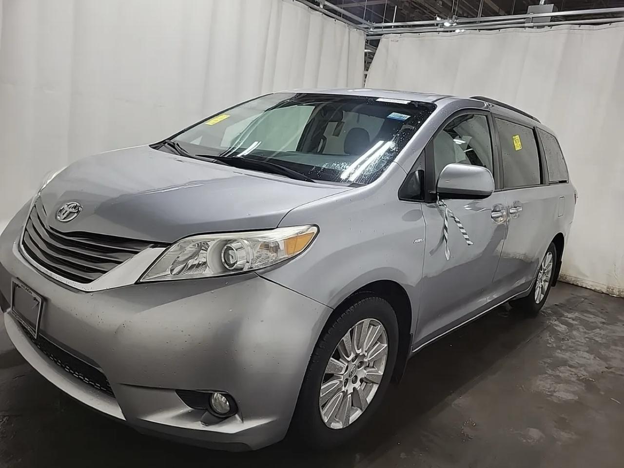 2017 Toyota Sienna XLE