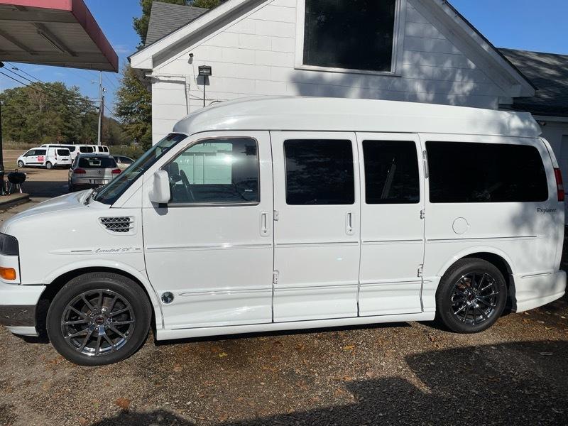 2014 gmc savana passenger van
