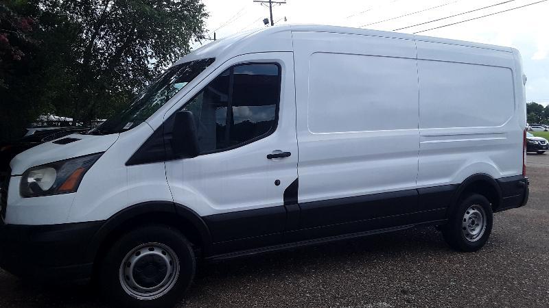 Ford Transit 250 Van Med. Roof w/Sliding Pass. 148-in. WB 2015