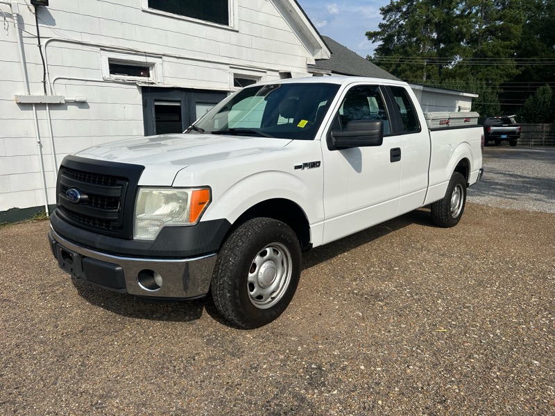 2013 Ford F-150 2WD Reg Cab 145" XL