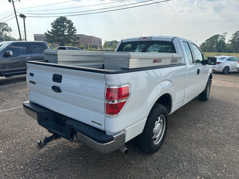 Ford F-150 2WD Reg Cab 145" XL 2013 Ford F-150 2WD Reg Cab 145" XL 2013