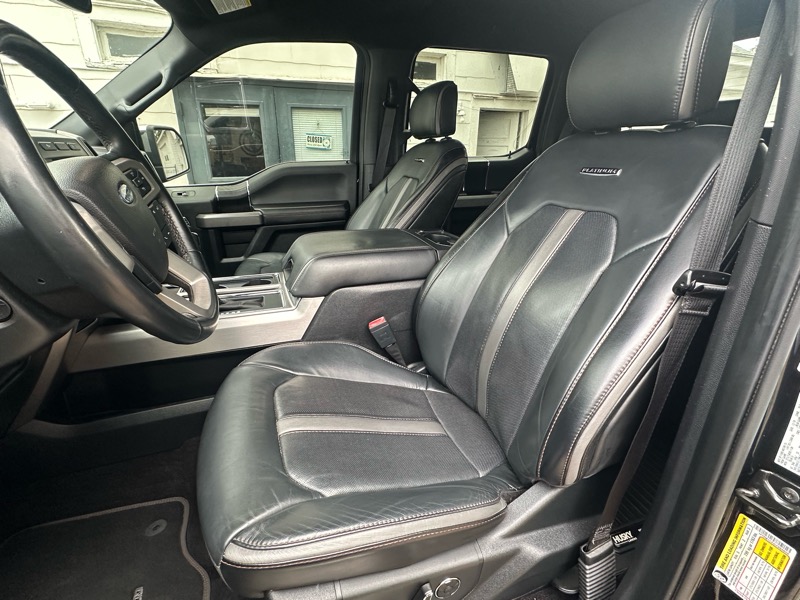 Ford F-150 Platinum SuperCrew 5.5-ft. Bed 2WD 2020 Ford F-150 Platinum SuperCrew 5.5-ft. Bed 2WD 2020