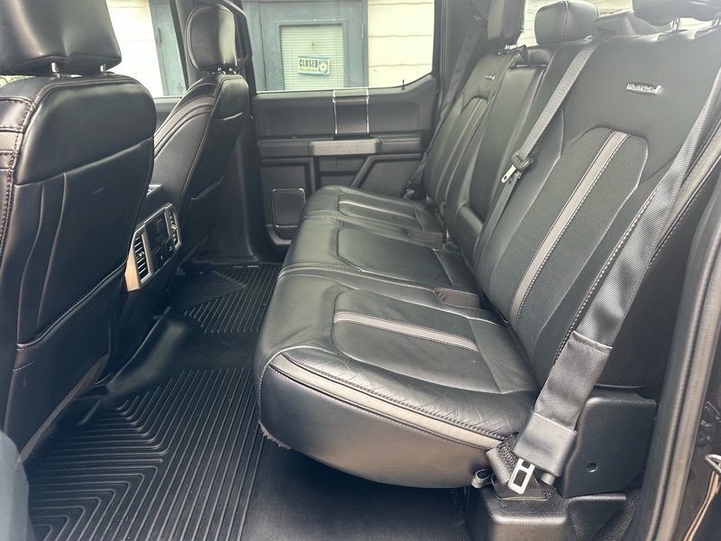 Ford F-150 Platinum SuperCrew 5.5-ft. Bed 2WD 2020 Ford F-150 Platinum SuperCrew 5.5-ft. Bed 2WD 2020