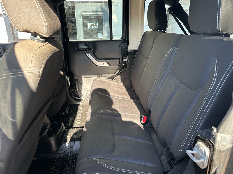 Jeep Wrangler Unlimited Rubicon 4WD 2015