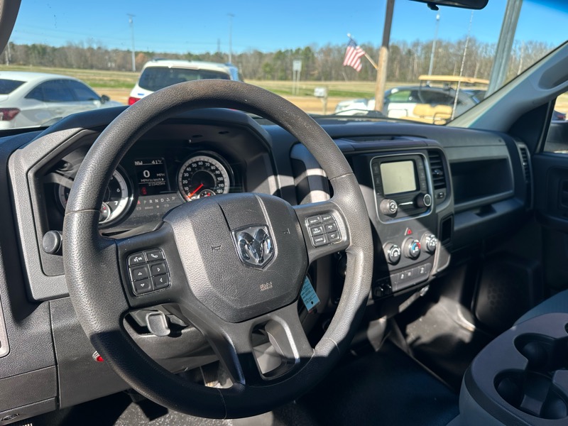 RAM 1500 Classic Tradesman Quad Cab 4WD 2020