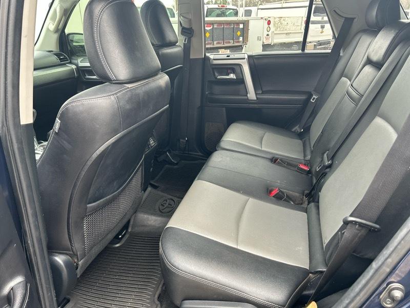 Toyota 4Runner SR5 4WD 2017