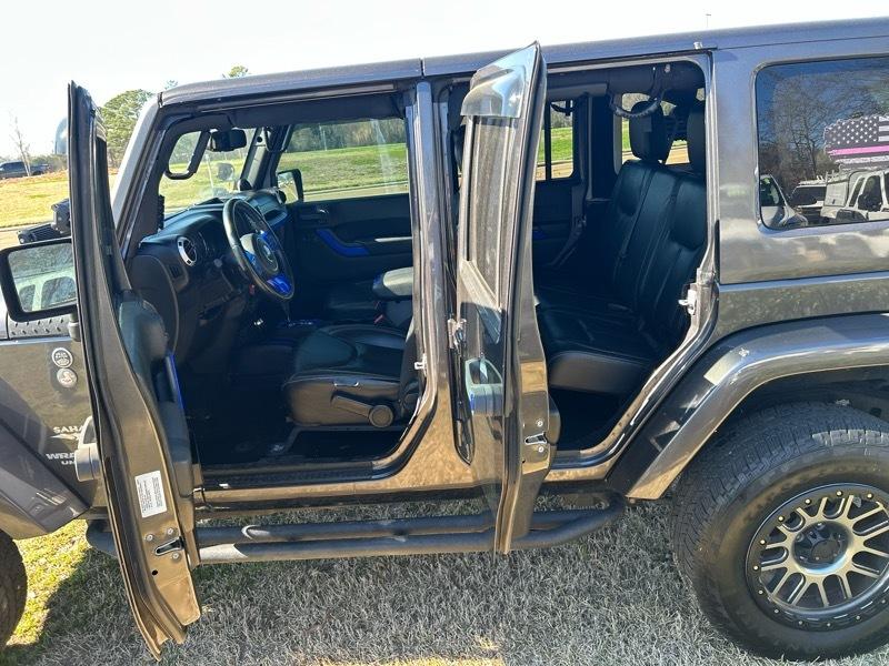 Jeep Wrangler Unlimited Sahara 4WD 2014