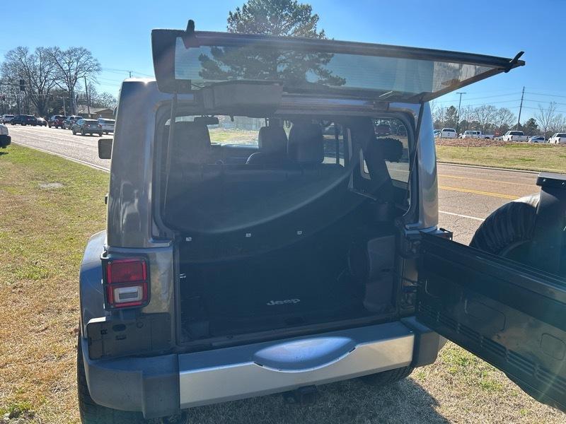 Jeep Wrangler Unlimited Sahara 4WD 2014