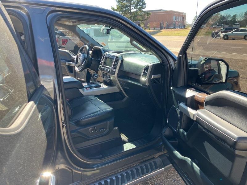 Ford F-150 Lariat SuperCrew 5.5-ft. Bed 4WD 2016