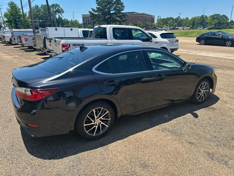 Lexus ES 350 Sedan 2017