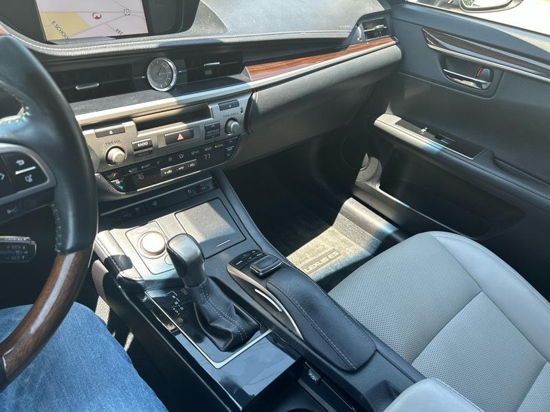 Lexus ES 350 Sedan 2017
