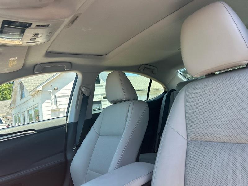 Lexus ES 350 Sedan 2017