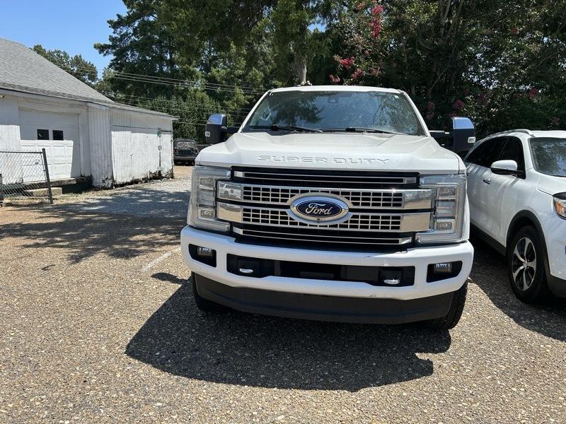 Ford F-250 SD Platinum Crew Cab Long Bed 4WD 2017