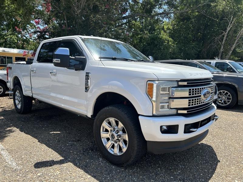 Ford F-250 SD Platinum Crew Cab Long Bed 4WD 2017