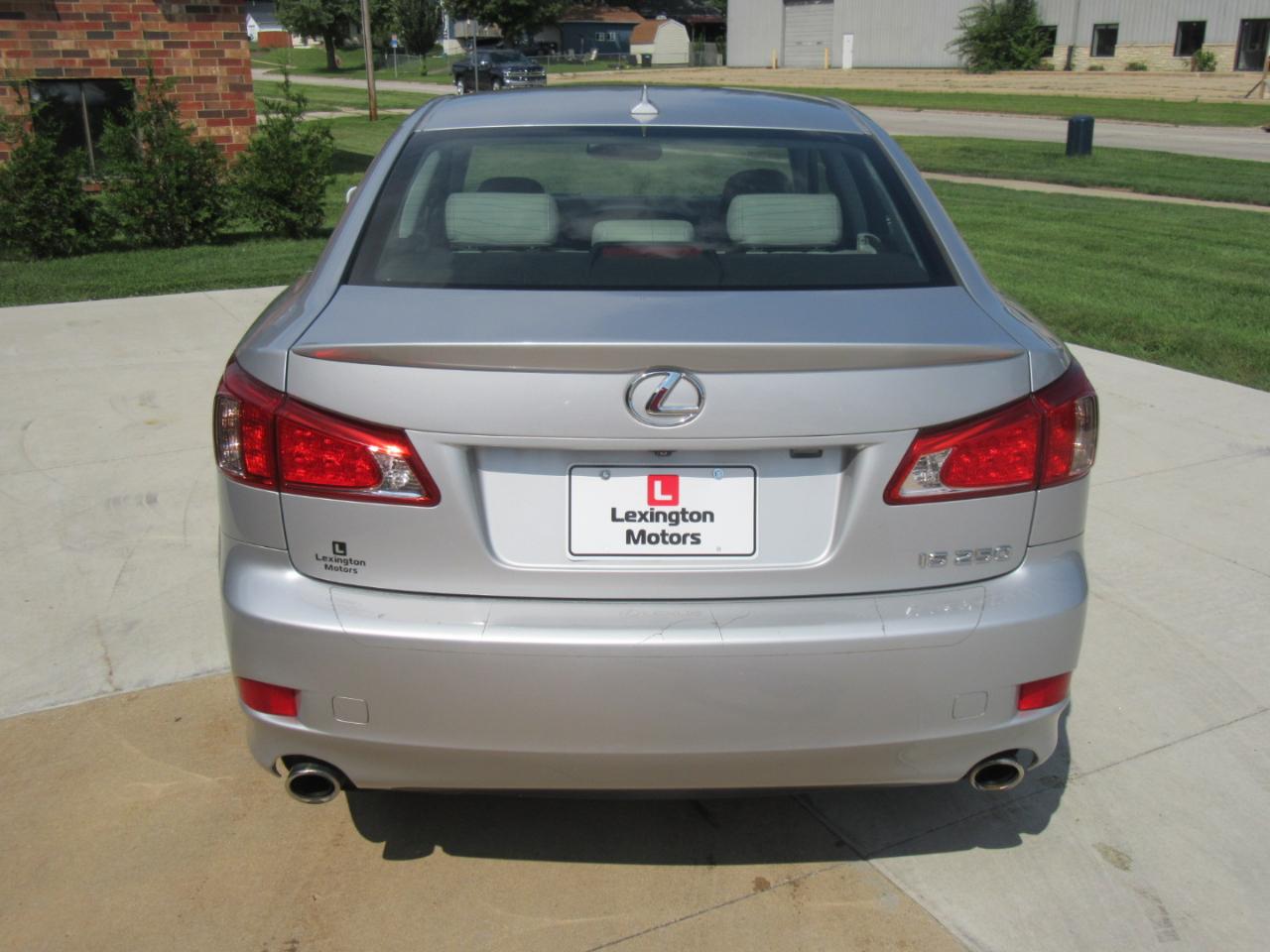 Lexus IS  2011