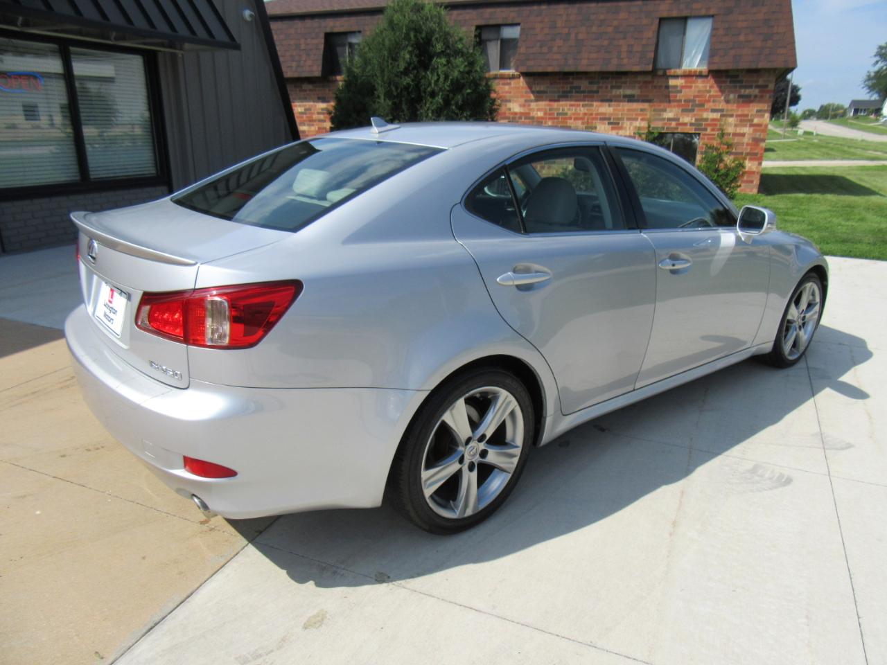 Lexus IS  2011