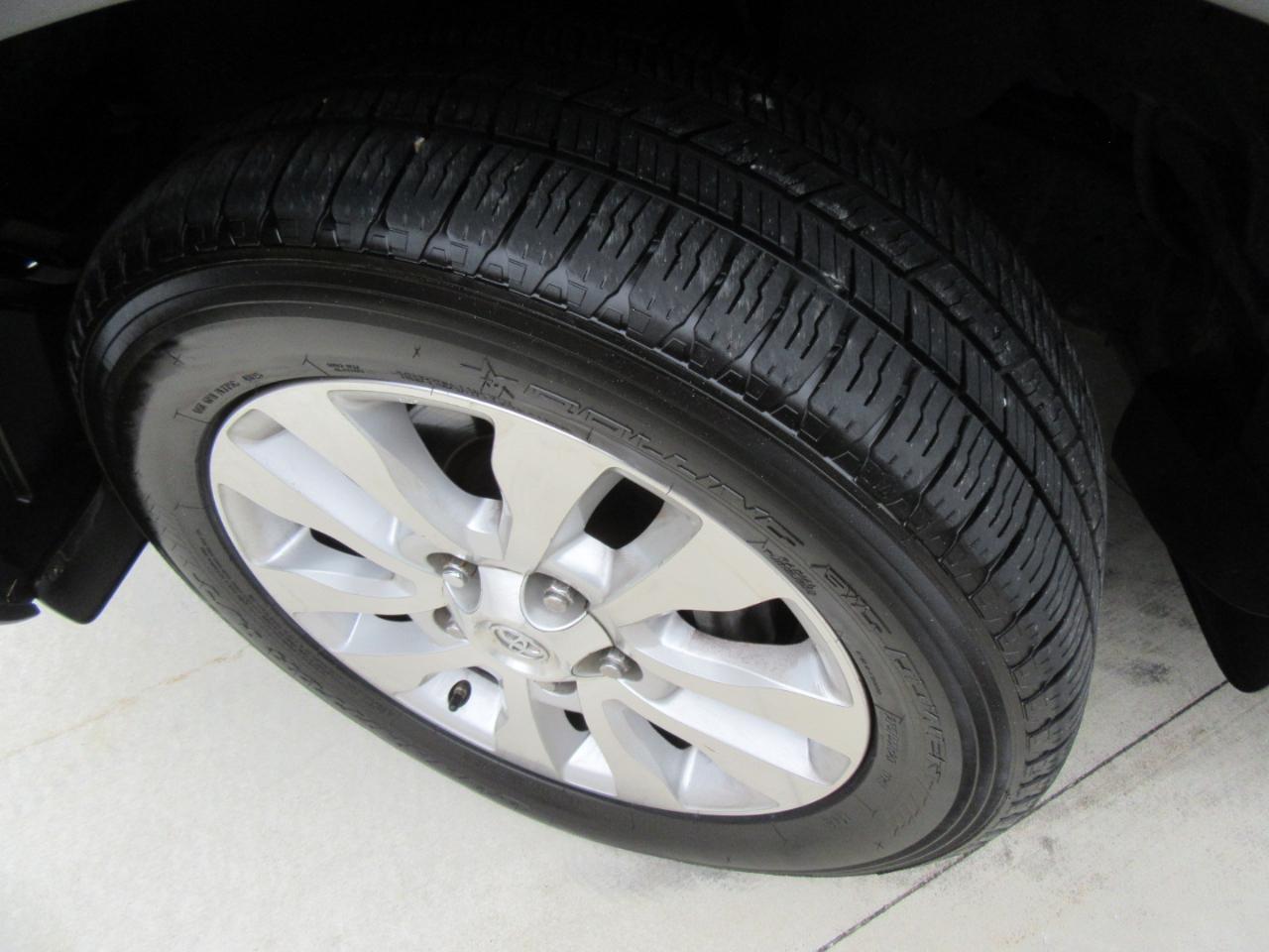 Toyota Sequoia Plantium 4WD FFV 2015