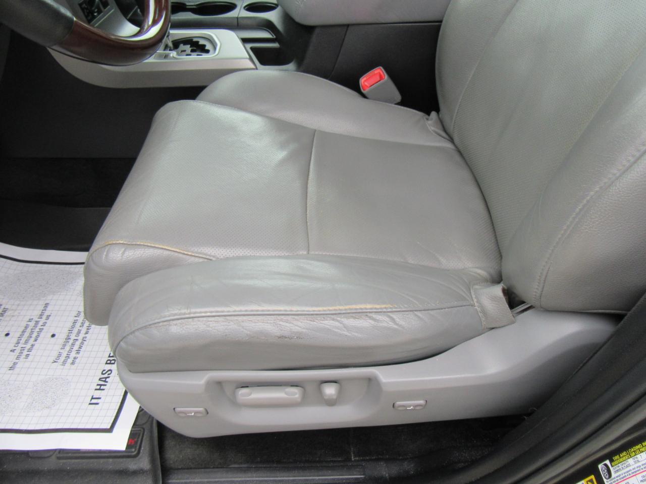 Toyota Sequoia Plantium 4WD FFV 2015